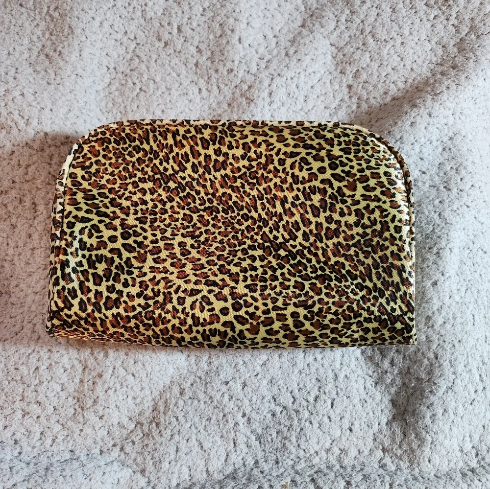 Makeup Bag - Picture 1 of 3